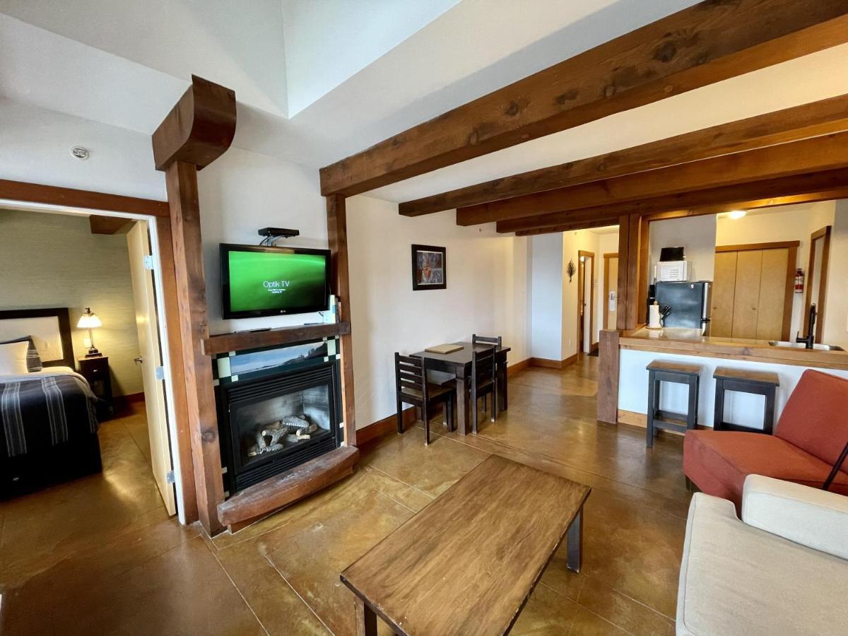 Great Condo In Excellent Location - Waterfront Building - Seaside Ucluelet Eksteriør bilde